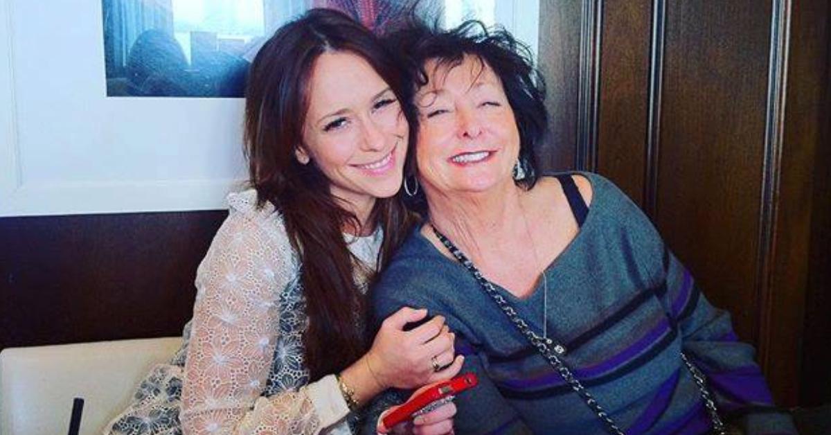 Jennifer Love Hewitt and her mom, Patricia Mae.