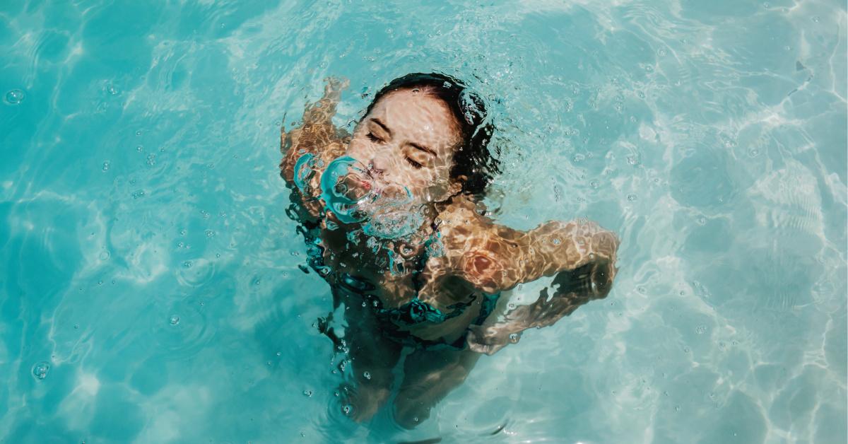 What Happens if You Sneeze Underwater? (Yes, It’s Totally Possible)