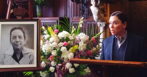 Susie (Alex Borstein) eulogizes Jackie (Brian Tarantina)