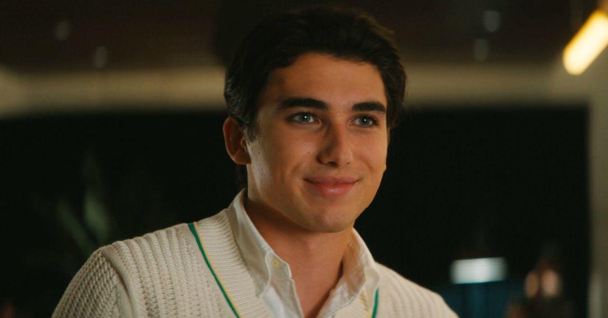 Charlie Evans as Hunter Davenport.