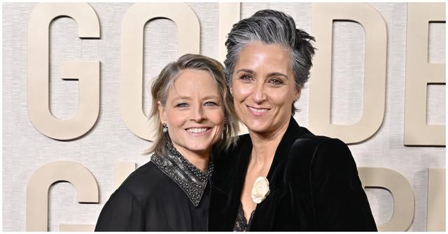 (l-r): Jody Foster and Alexandra Hedison