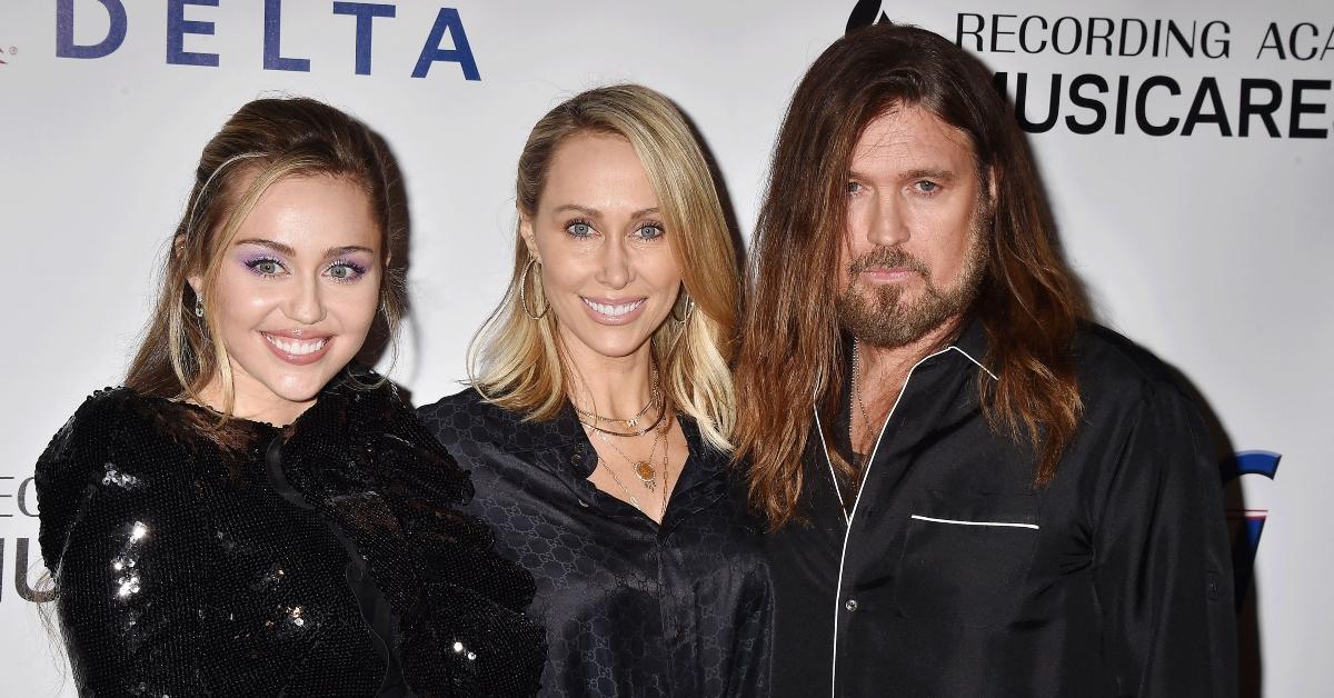 Miley Cyrus (L), Tish Cyrus (Center), Billy Ray Cyrus (R)