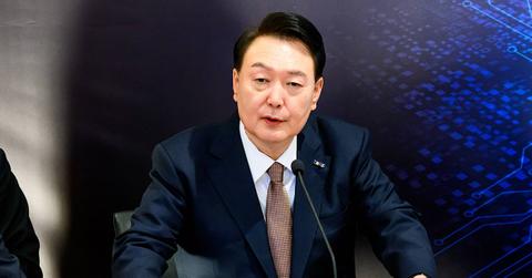 South Korean President Yoon Suk Yeol speaking in The Netherlands.