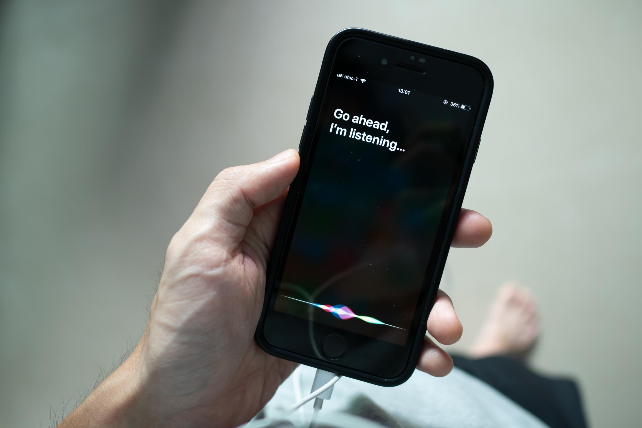 Why Does Siri Call 911 When I Say '14'? Here's What You Should Know