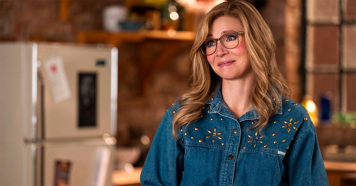 Sarah Chalke in denim on 'Firefly Lane.'