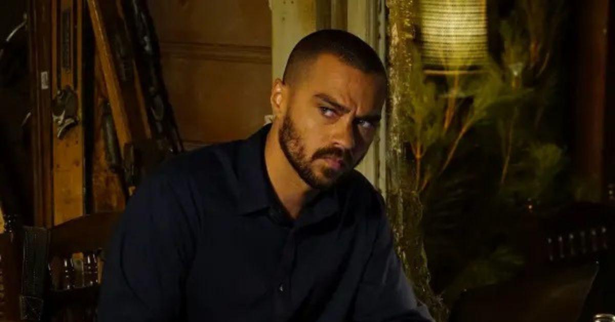 Jesse Williams filming a scene of 'Grey's Anatomy' as Jackson Avery