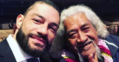 (L-R): Roman Reigns and Sika Anoaʻi