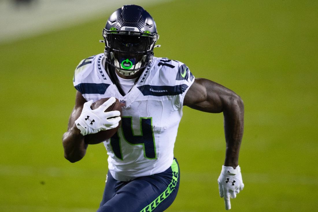 Seahawks' DK Metcalf uses pacifier mouthpiece but plays 'like a