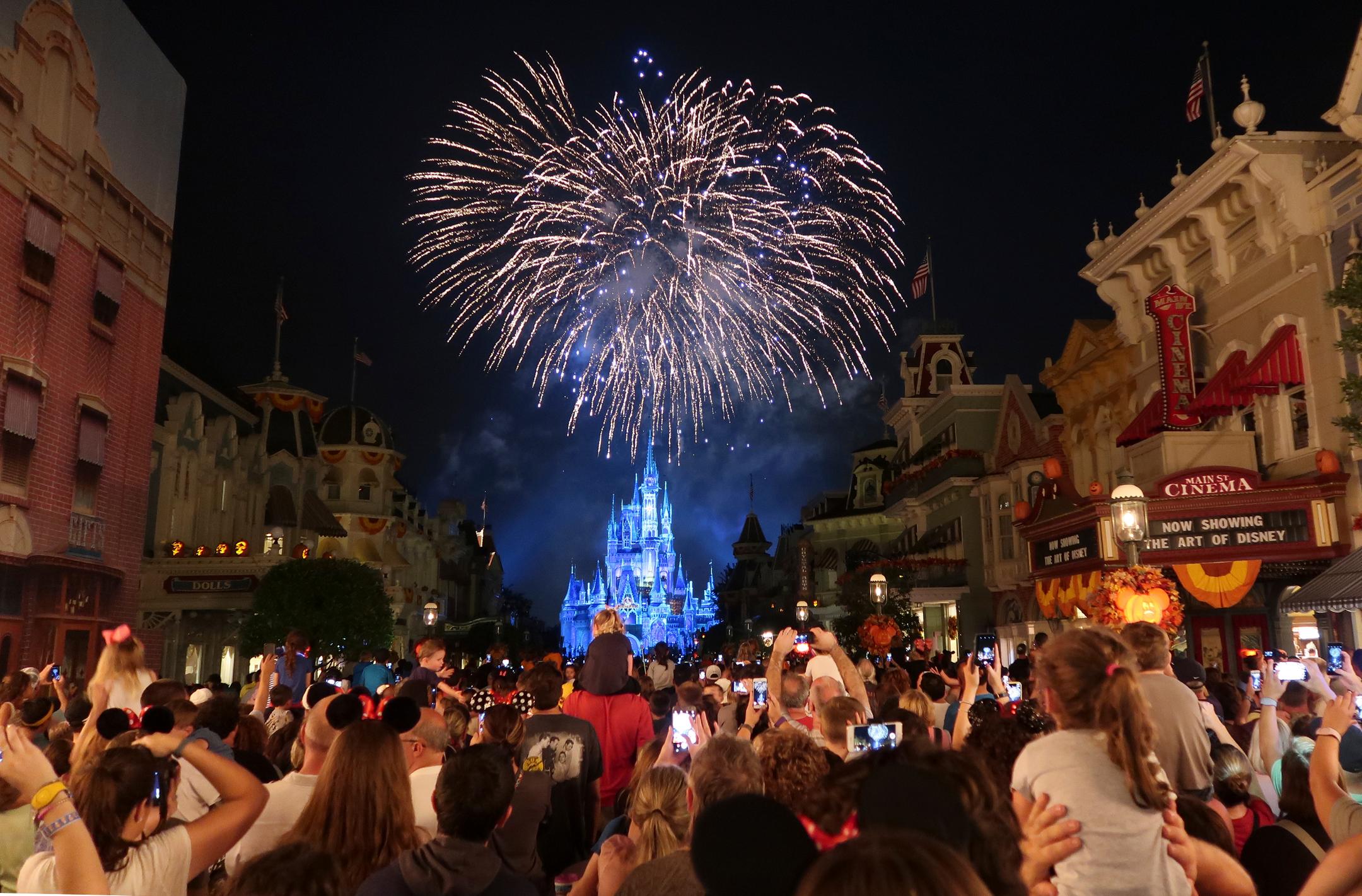 disney world fireworks time today live