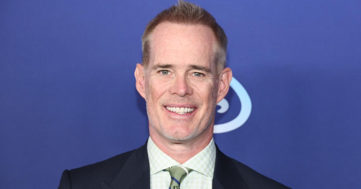 Joe Buck signs contract extension, will call World Series through at least  2021