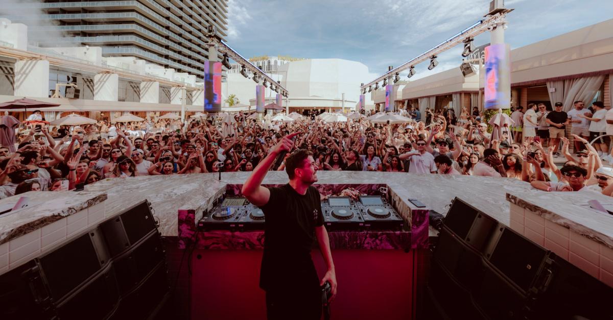Cavinder Twins and Martin Garrix Show for Marquee Dayclub's Grand Reopening