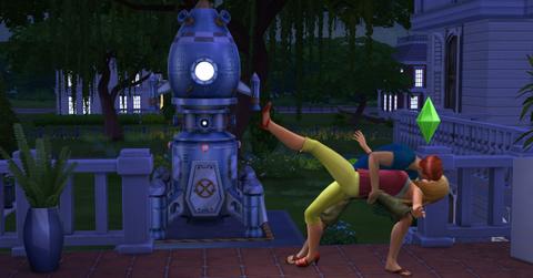Two players kissing in The Sims 4.