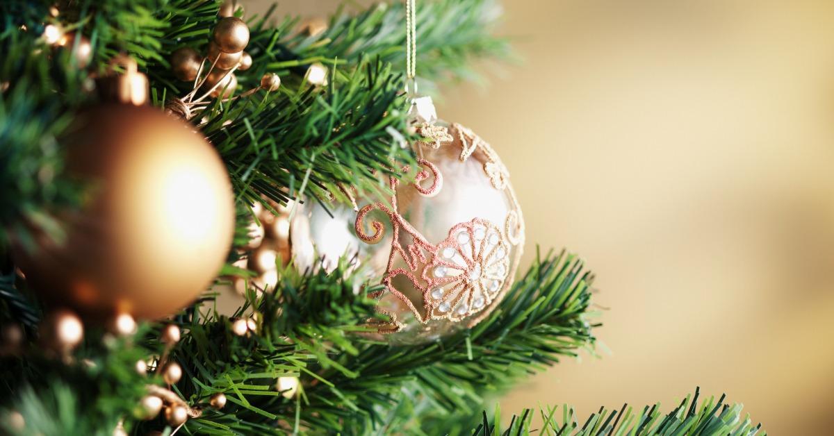 When Exactly Should You Take Down Christmas Decorations?