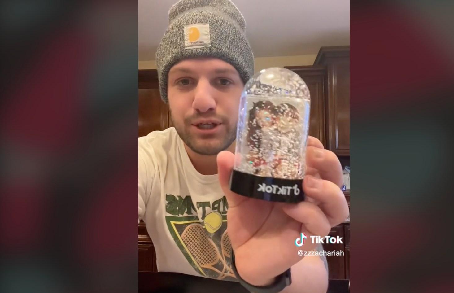 What s in the TikTok Advent Calendar ? What s in the TikTok Advent Calendar ?