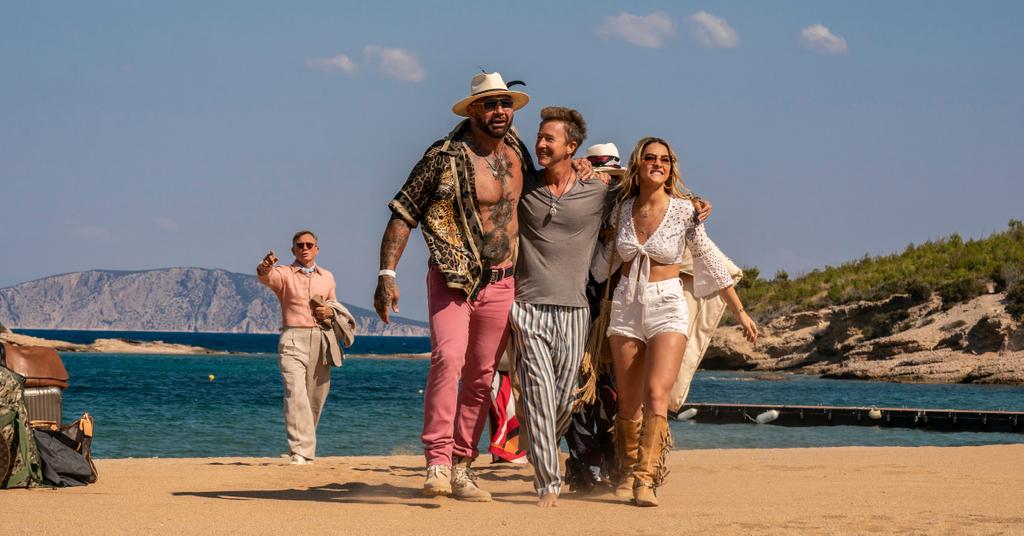 What Is 'Glass Onion' Adapted From? Details on Screenplay