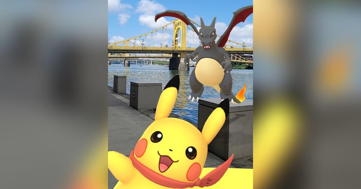 Shiny Charizard in 'Pokémon GO'