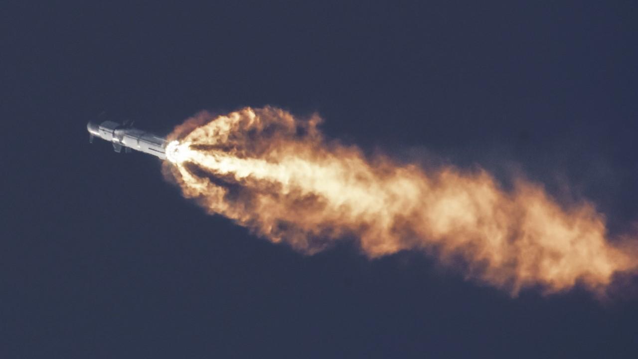 The SpaceX Starship in the sky before it exploded