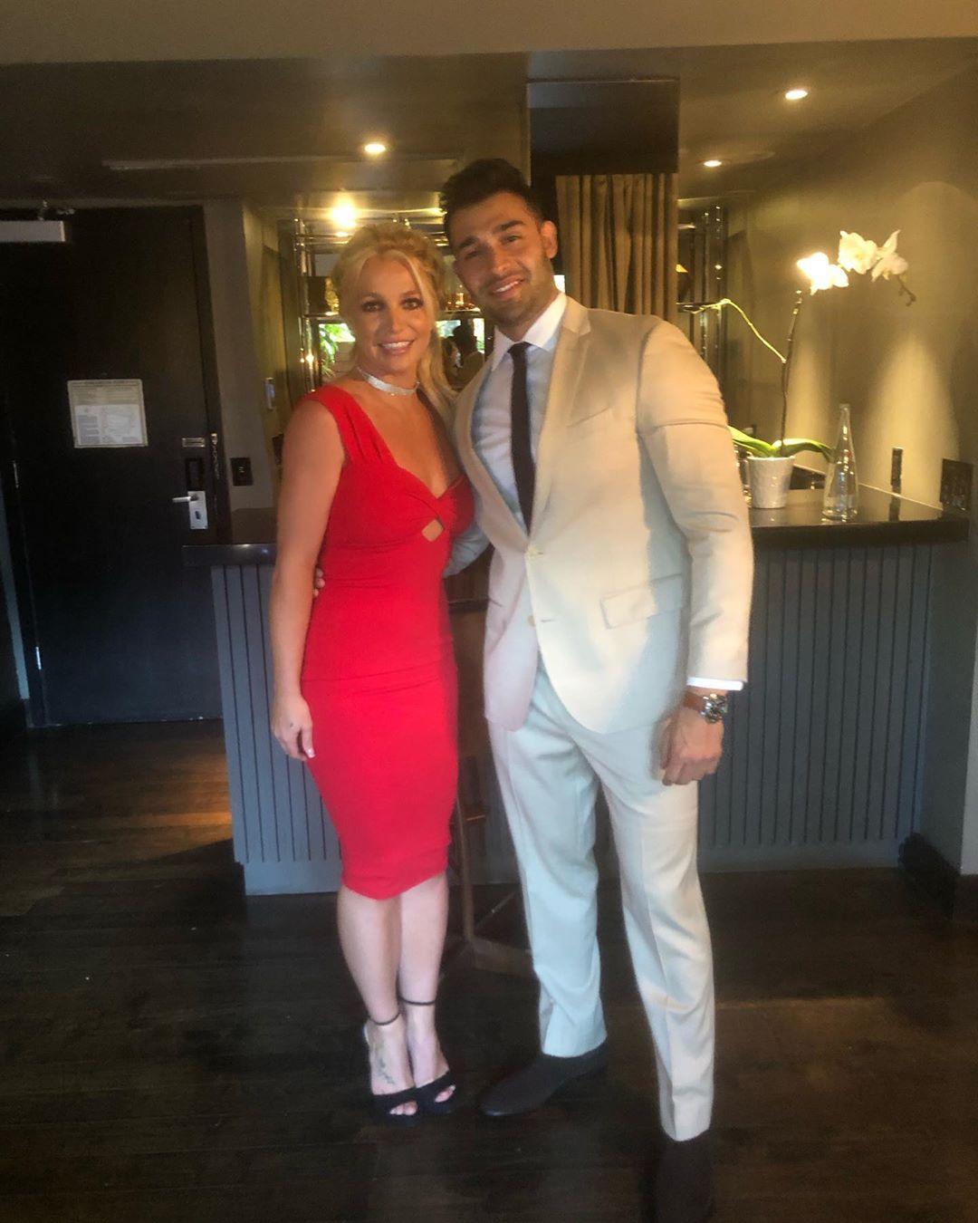 is britney spears engaged to sam asghari