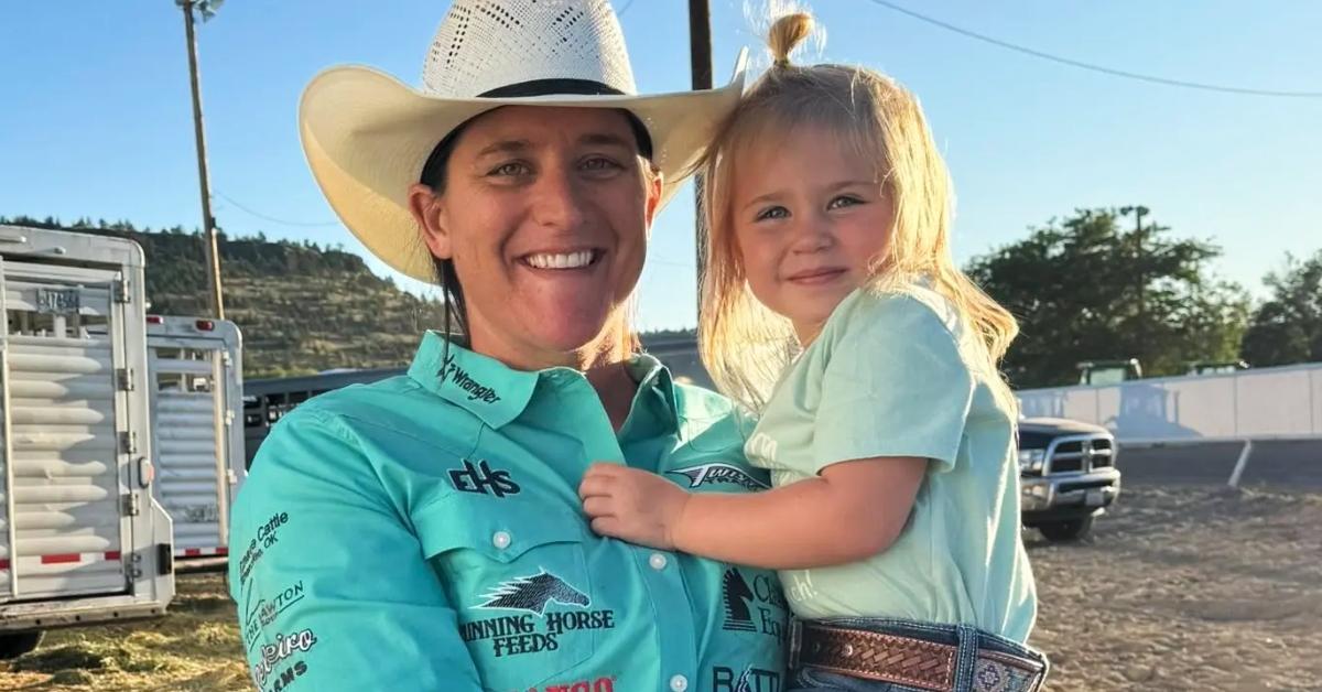 Oaklynn Rae Domer & Kelsie Domer