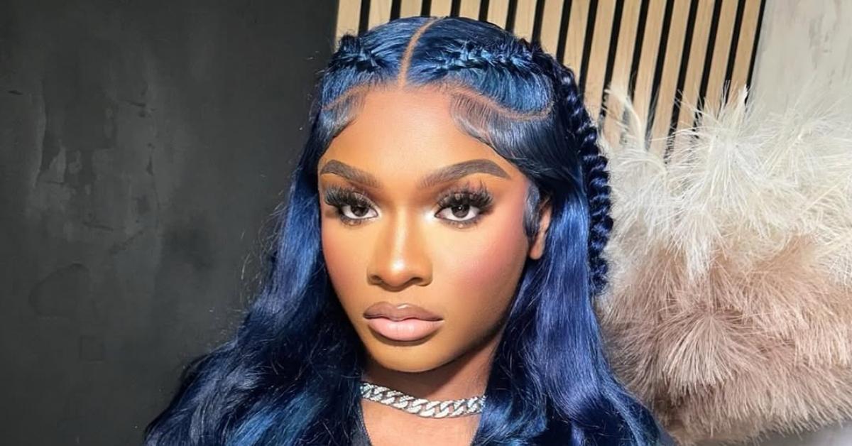 Girlalala posing on Instagram