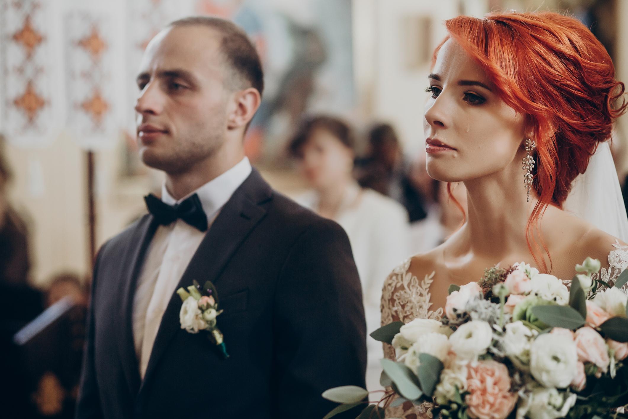 wedding red flag silent groom