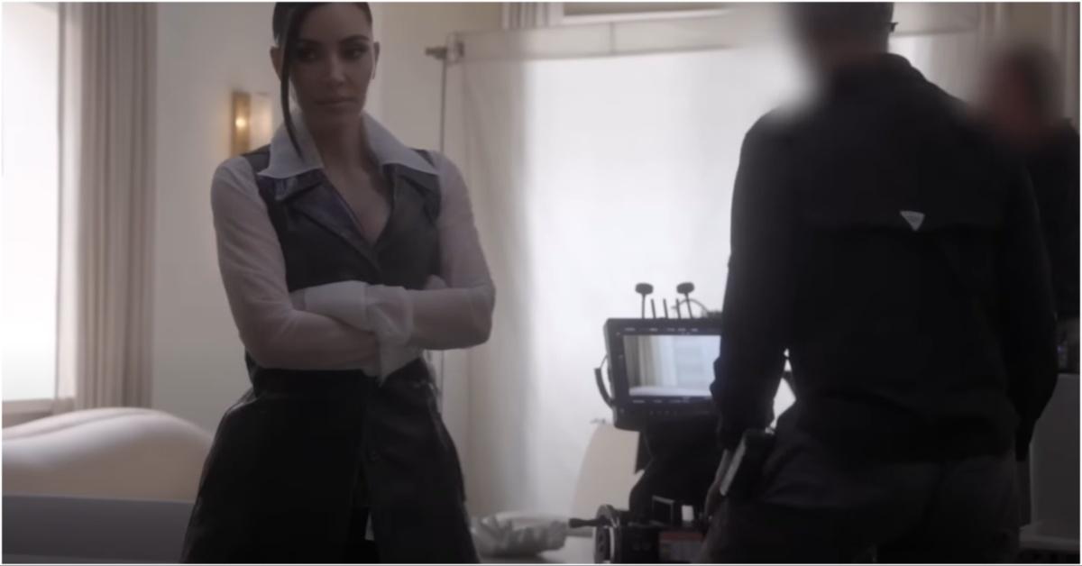 Kim Kardashian talking to the police 