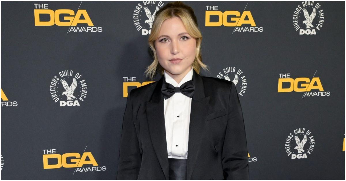 Taylor Tomlinson posing for a press photo