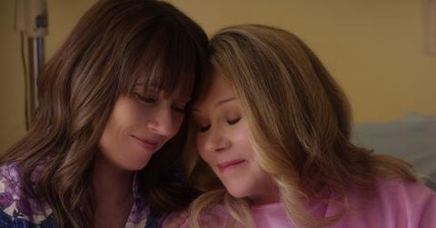 (l-r): Linda Cardellini as Judy and Christina Applegate as Jen 'Dead to Me'