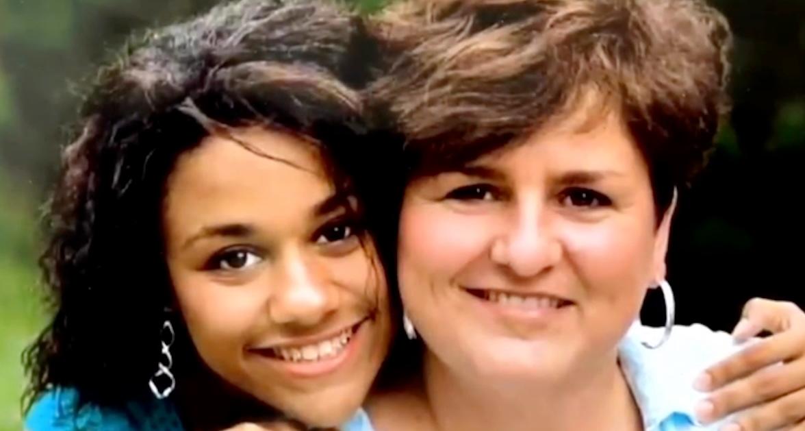 ariana debose mom