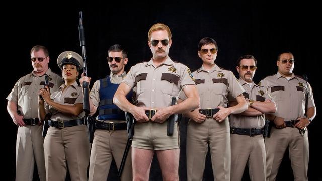 Onde assistir à série de TV Reno 911! em streaming on-line?