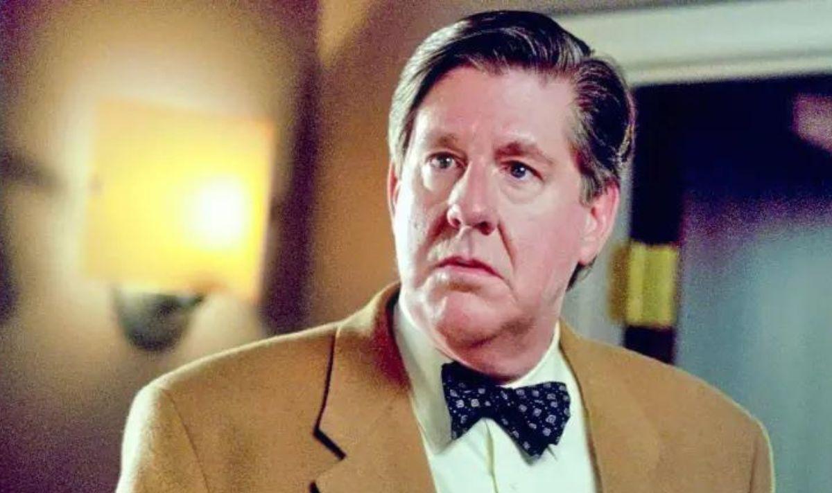 Richard Gilmore wears a suit on 'Gilmore Girls'