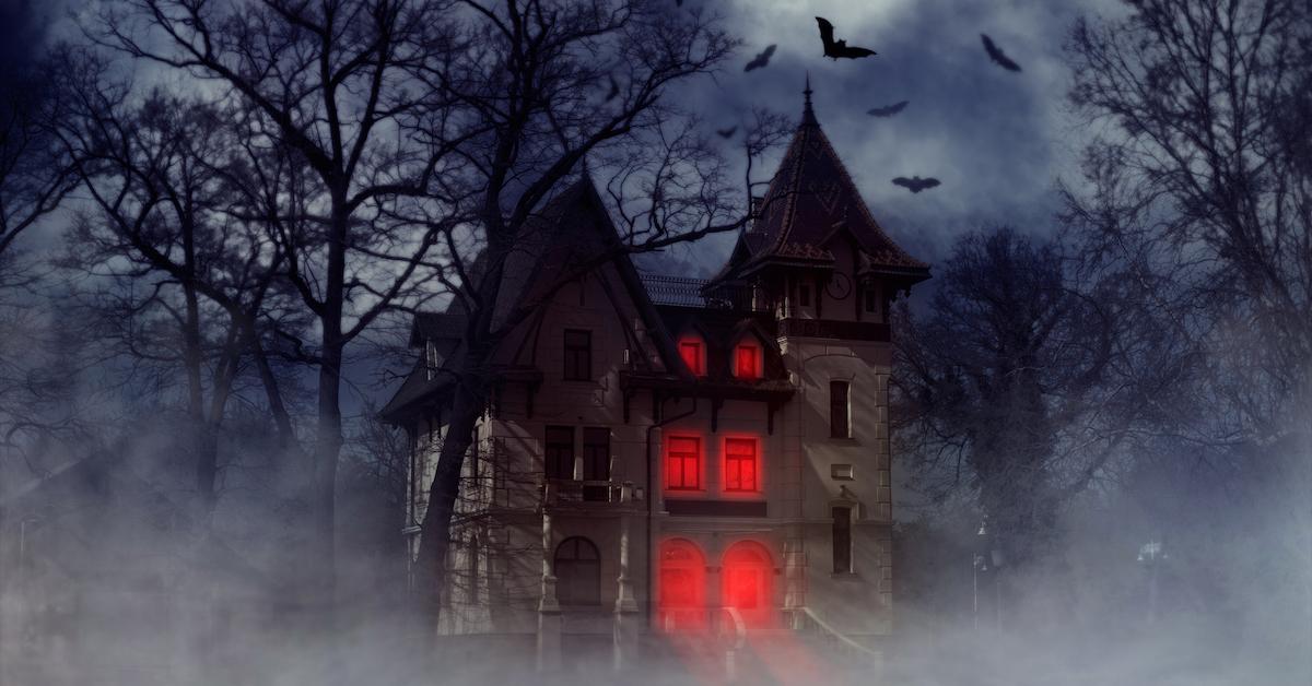 haunted houses year round near me