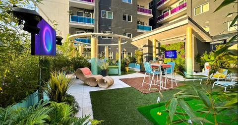 The courtyard in Season 6 of 'The Circle.'