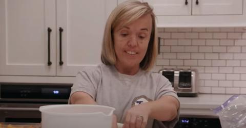 Amber Johnston cooking on TLC's '7 Little Johnstons'.