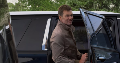 tom-brady-cameo-living-with-yourself-1571769581691.png