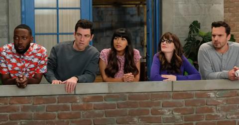 (L-R) Lamorne Morris, Max Greenfield, Hannah Simone, Zooey Deschanel, and Jake Johnson on an episode of 'New Girl' on Fox