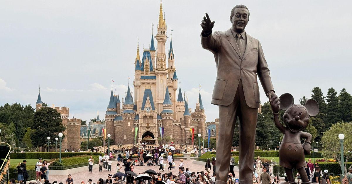 A Dad Uses the Bathroom During an Animal Kingdom Ride at Disney World
