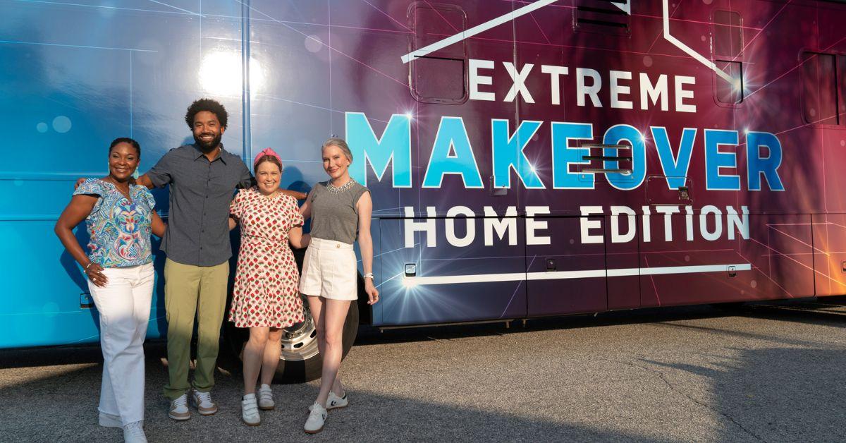 Extreme Makeover: Home Edition with the makeover bus