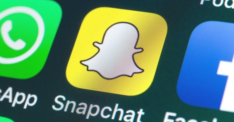 Here's How to Add a Private Story Link on Snapchat