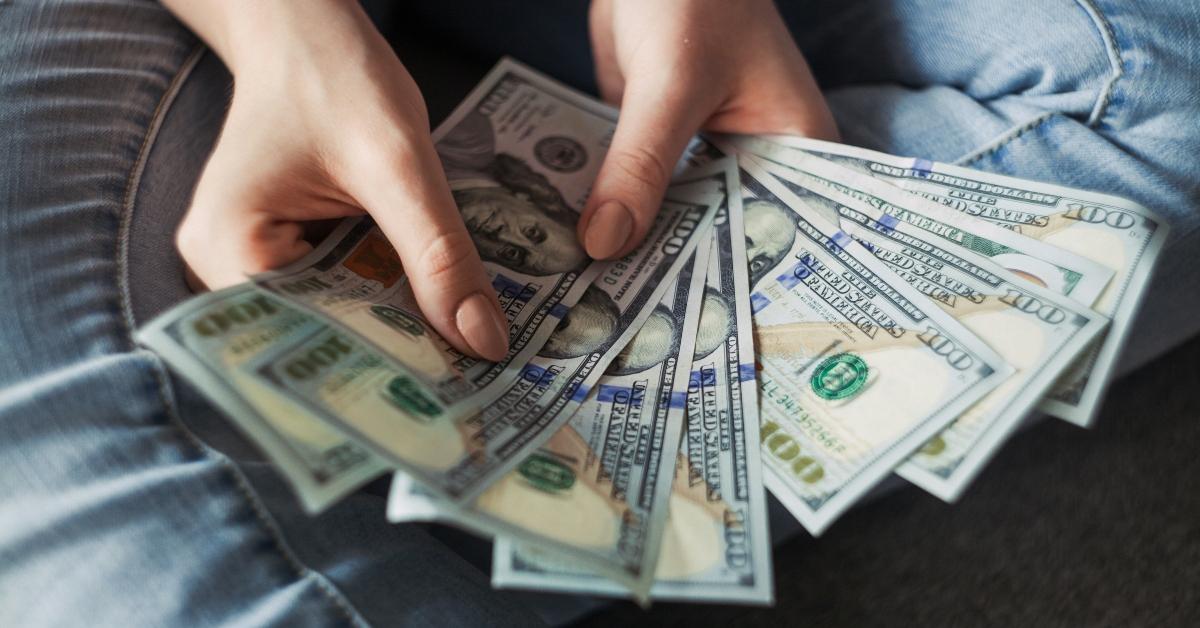 Is a $2000 Federal Refund Coming in November Via Direct Deposit?