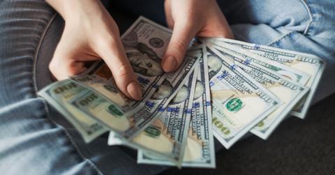 Is a $2000 Federal Refund Coming in November Via Direct Deposit?