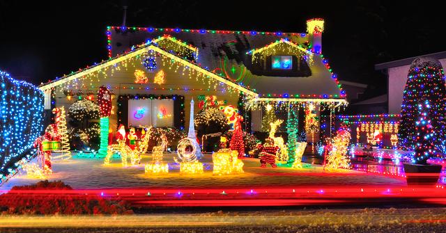 Christmas Lights Near Me: Where to See Spectacular Holiday Lights