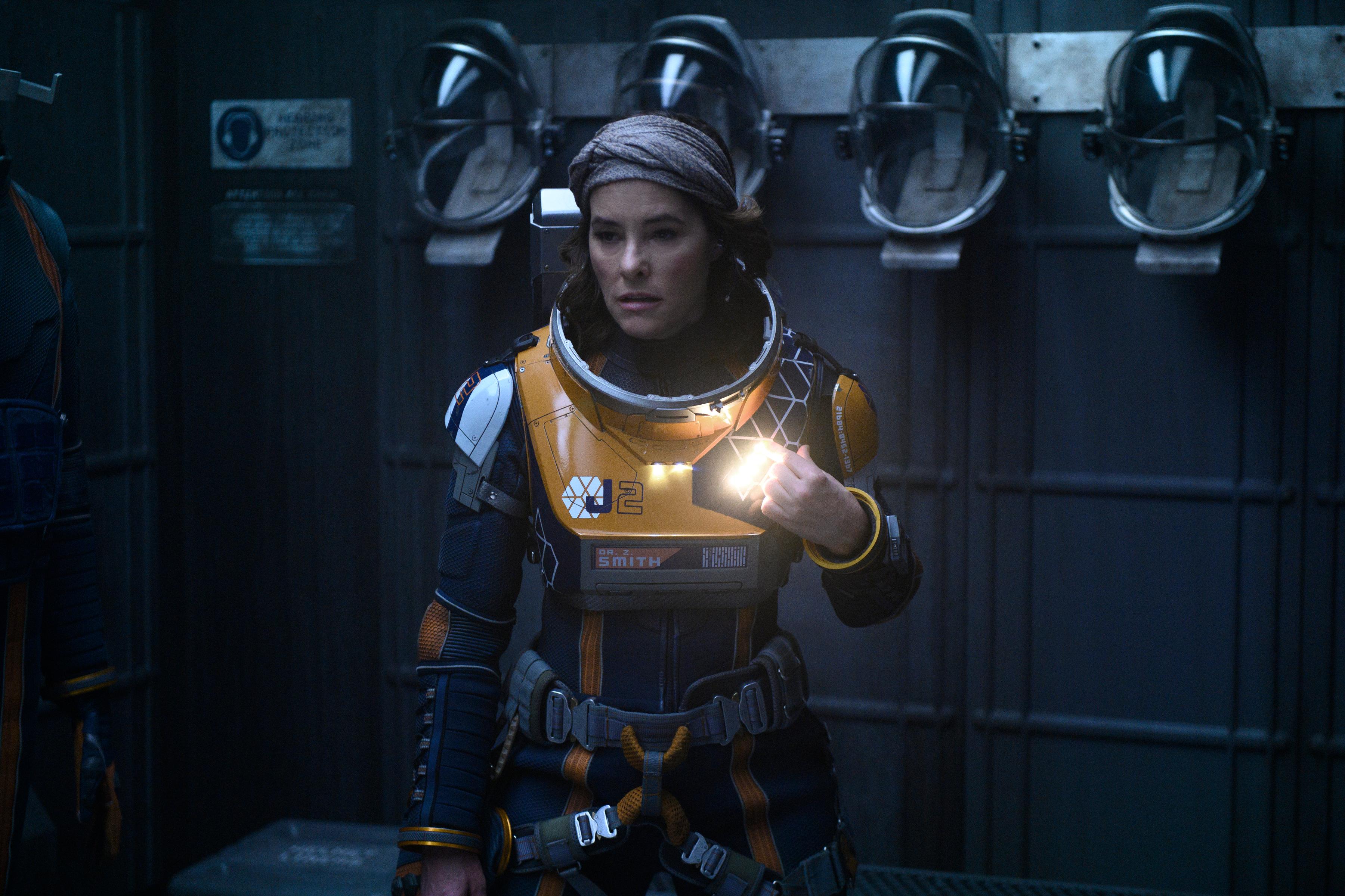 parker posey lost in space