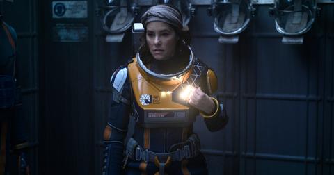 parker-posey-lost-in-space-1577132099963.jpg