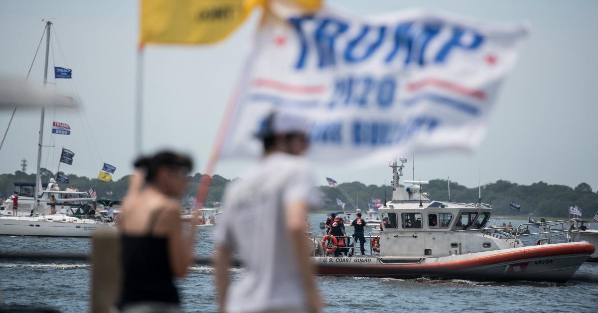 trump boat parade boats sink