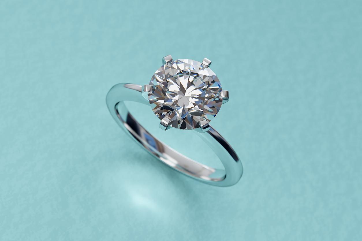 lied engagement ring