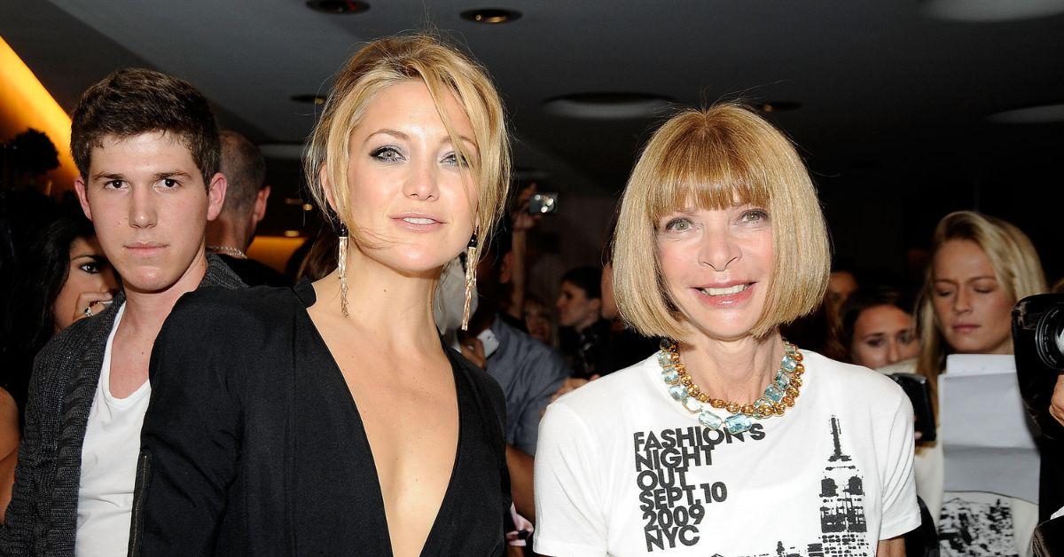 (gd) : Kate Hudson et Anna Wintour assistent ensemble à un événement.