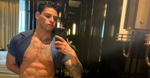 Ryan Garcia taking a mirror selfie.