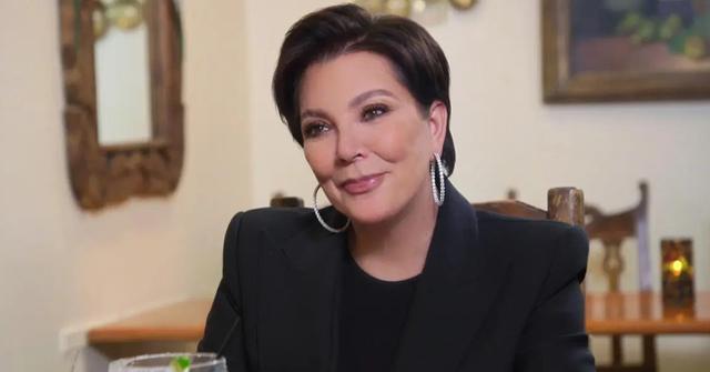 Kris Jenner at a restaurant in Hulu's 'The Kardashians'