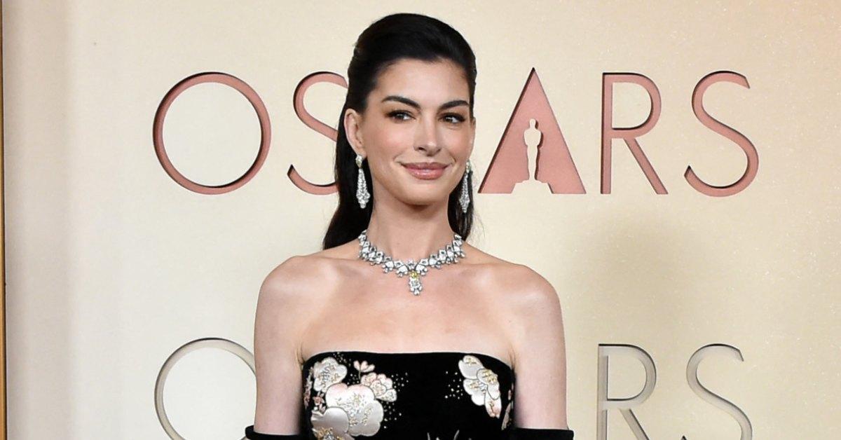 Anne Hathaway at the Oscars.